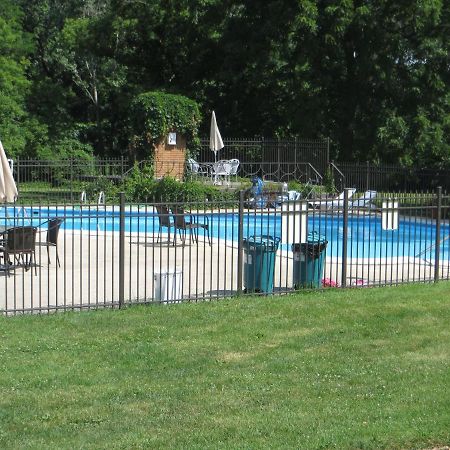 The Wesley Inn Motel Lake Geneva Extérieur photo