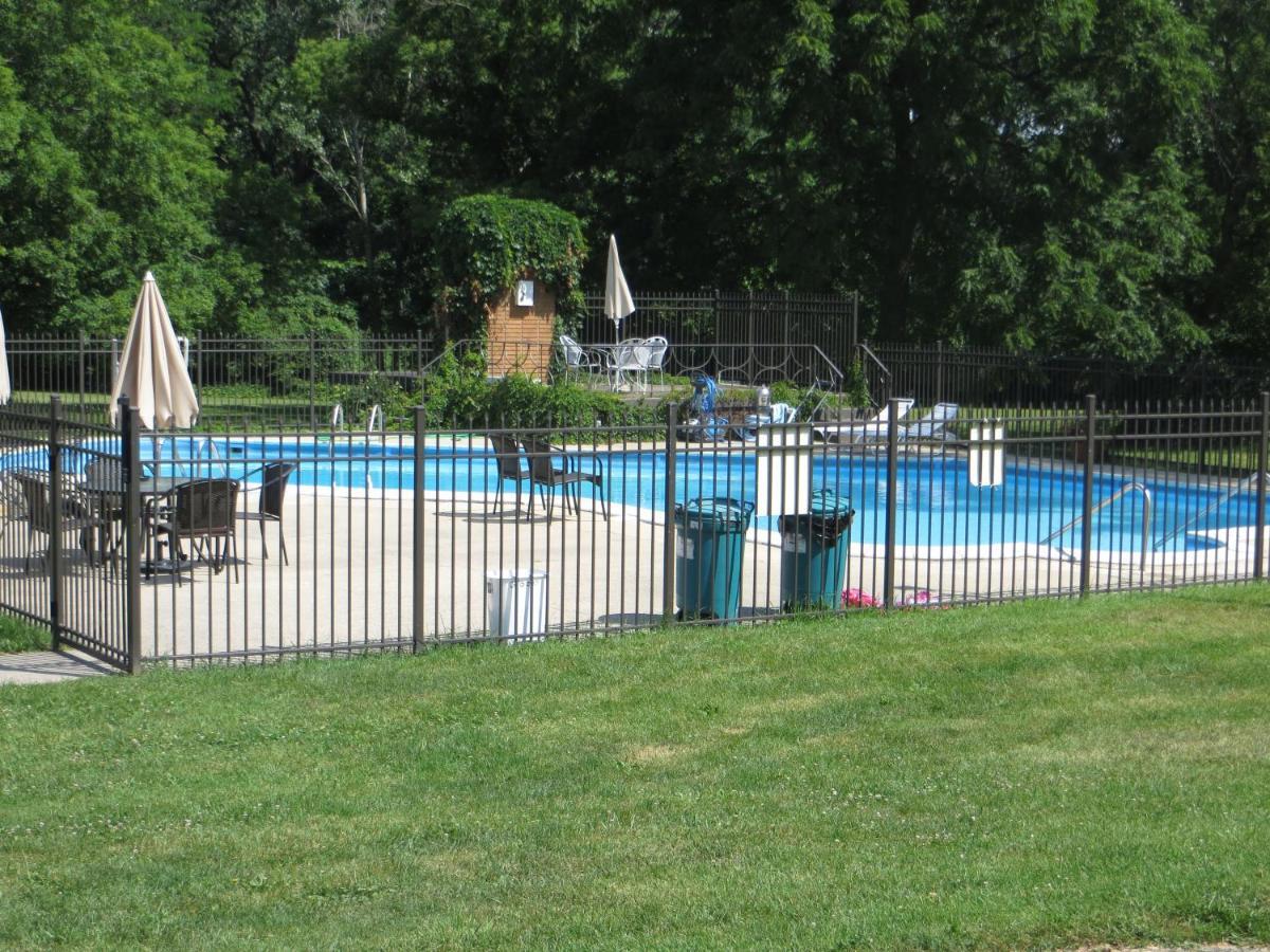 The Wesley Inn Motel Lake Geneva Extérieur photo