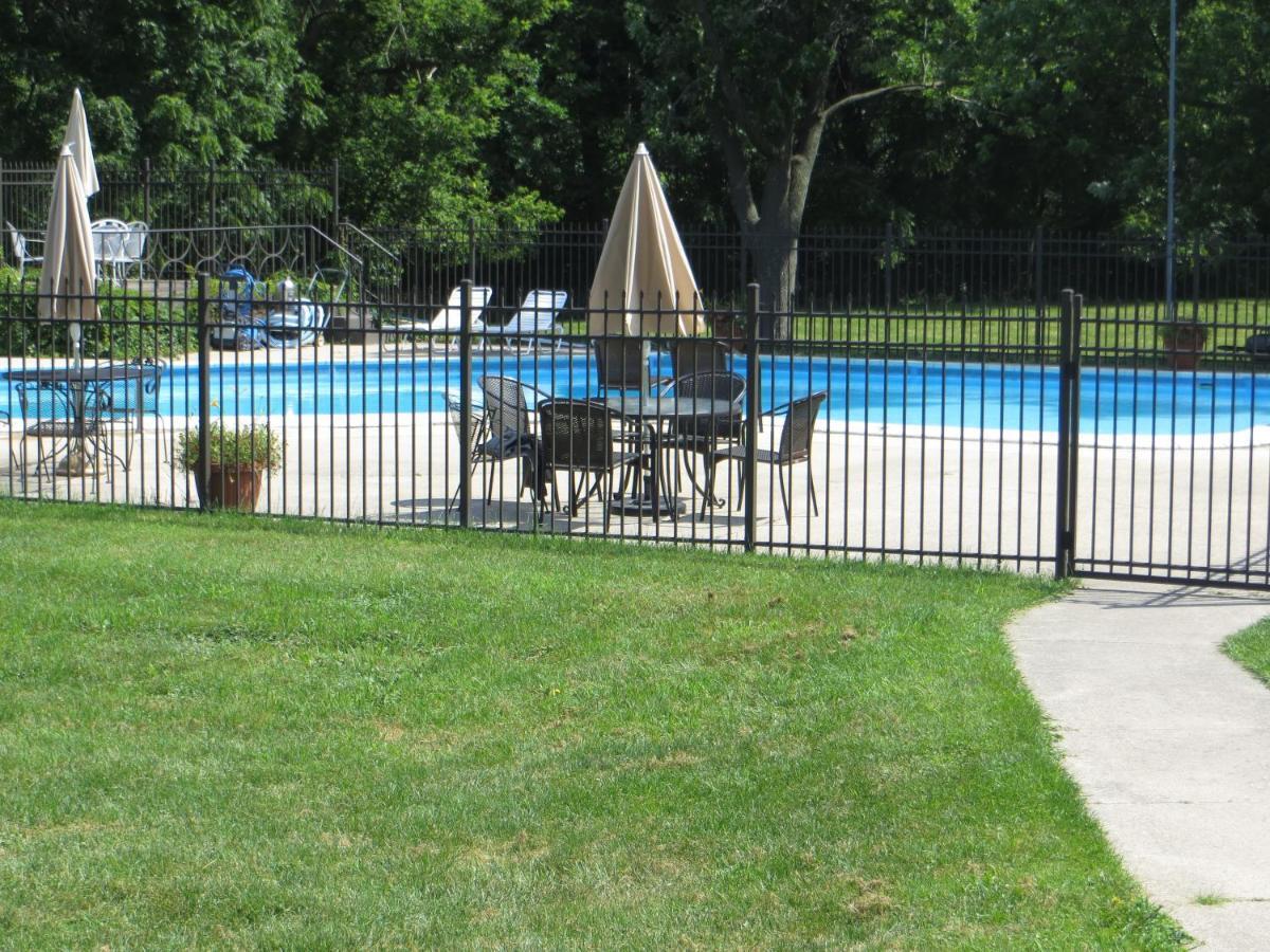 The Wesley Inn Motel Lake Geneva Extérieur photo